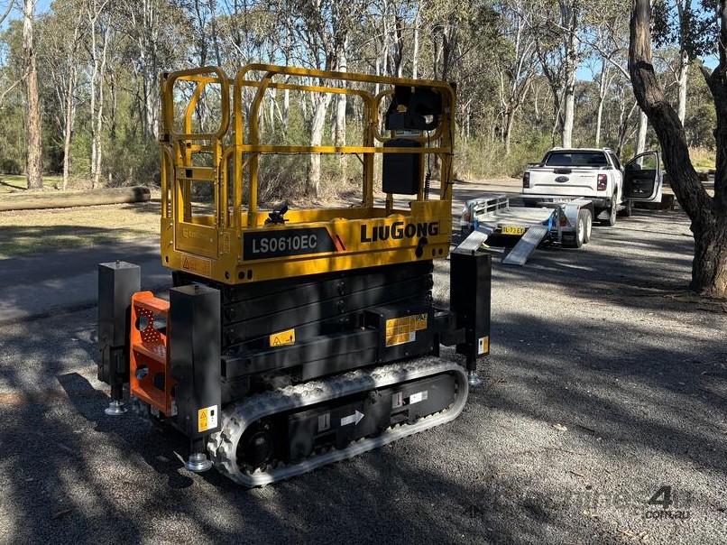 LS0610EC-Rough-Terrain-E-Drive-Scissor_72182343.h