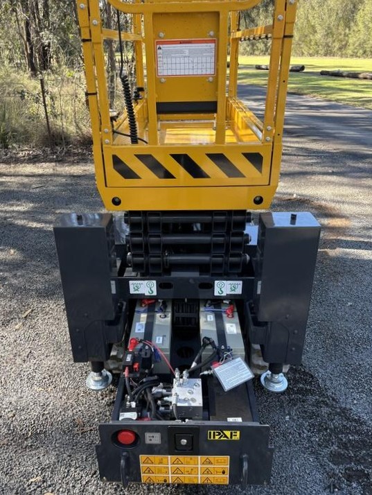 LS0610EC-Rough-Terrain-E-Drive-Scissor_72182348.h